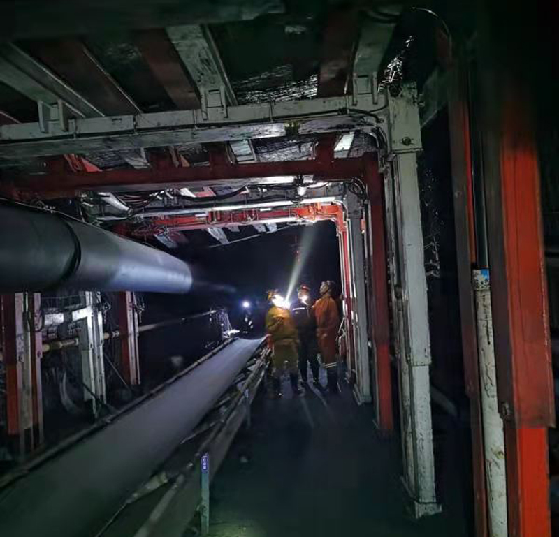 参观BG视讯精益联排液压支架掘进工作面